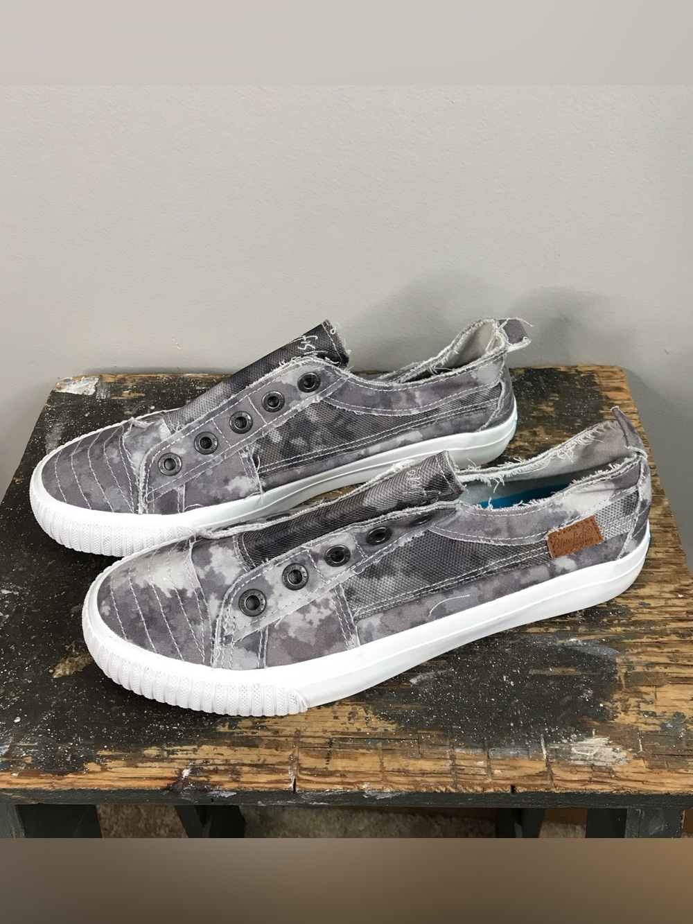Blowfish Malibu Casual Slip-On Women’s Sneakers Sz 9.5